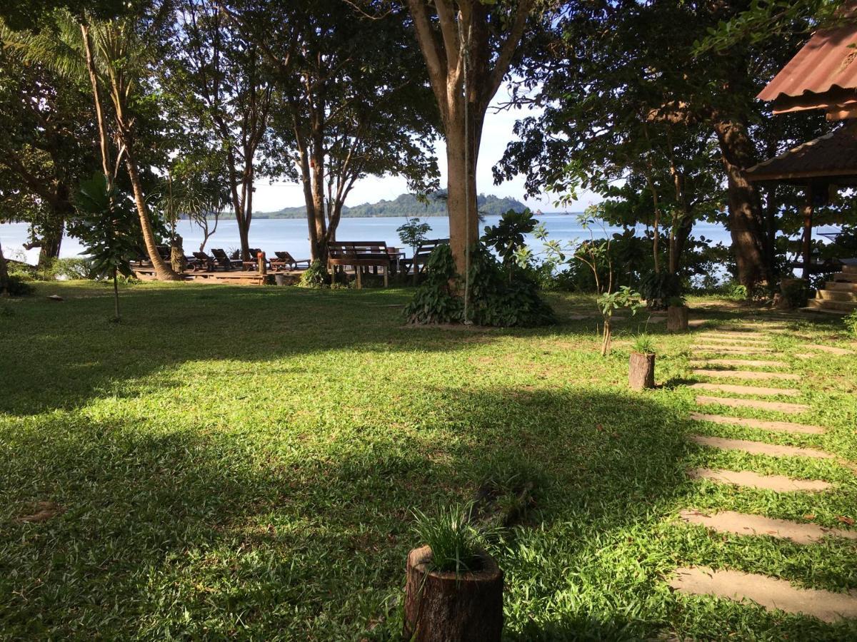 Starlight Beach Resort Koh Phayam Eksteriør billede