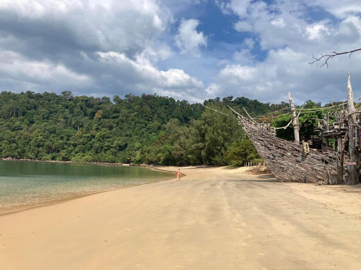 Starlight Beach Resort Koh Phayam Eksteriør billede