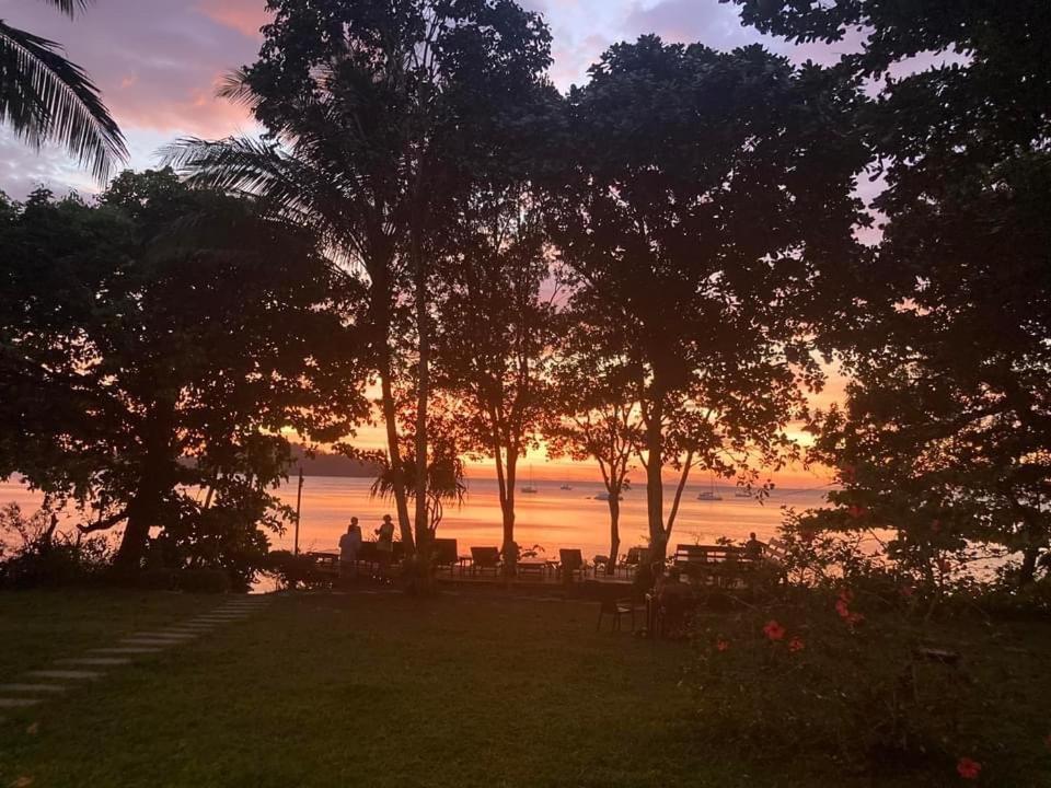 Starlight Beach Resort Koh Phayam Eksteriør billede