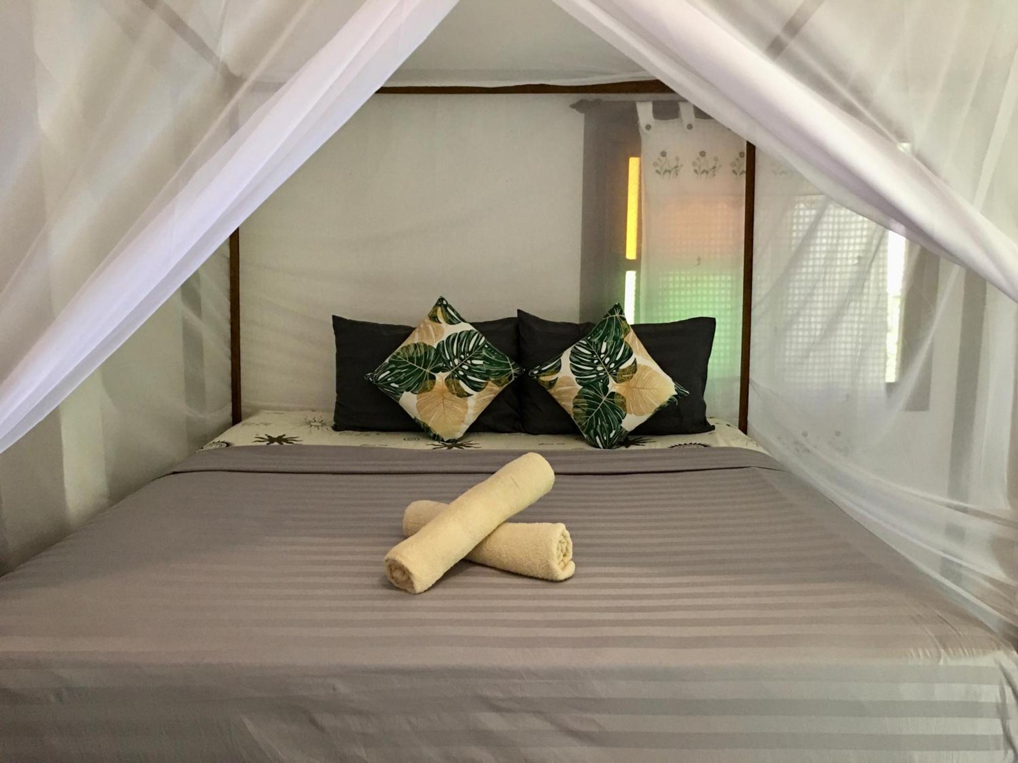 Starlight Beach Resort Koh Phayam Eksteriør billede